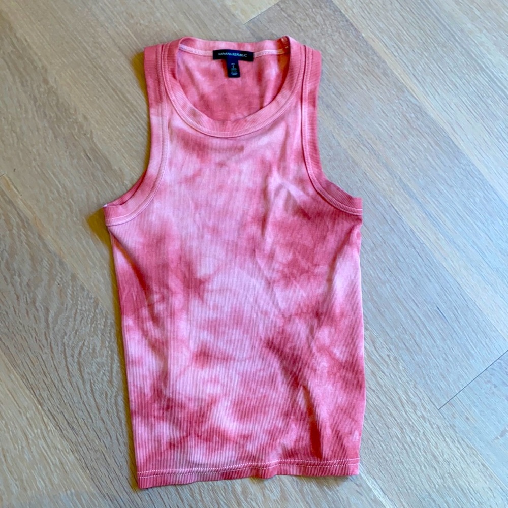 Tie dye pink tank. Banana Republic. Size S